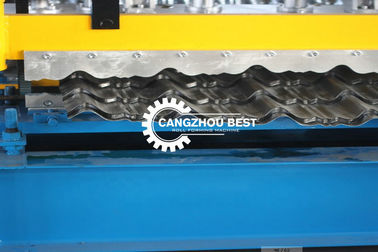 Ketten-Antriebs-Dachplatte-Rolle, die Maschine mit hydraulischen drückenden Schneidvorrichtungen bildet
