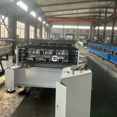 YX1000 0,3-1,2 mm Bodendeck Stahl Profil Roll Formmaschine 380VAC Für den türkischen Markt