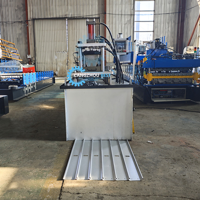 Euro-Type CE Hydraulische Stahlverschluss-Tür-Rollformmaschine mit Bohrloch