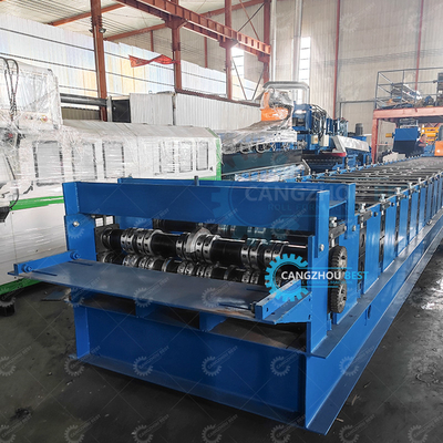 Hydrauische Schneidmaschine zur Herstellung von Deckplatten und Bodenrollen
