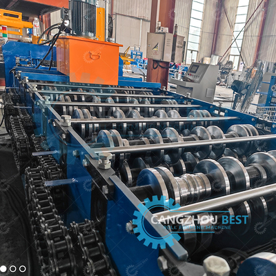 Hydrauische Schneidmaschine zur Herstellung von Deckplatten und Bodenrollen
