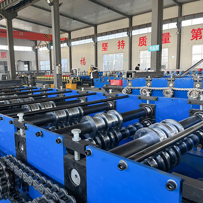 Maschine zur Verformung von Schwerlaststahldeckenplatten und -platten