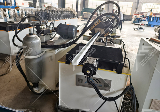 PLC-Automatische Metall-Rollformmaschine für die Produktion von C U L T-Deckennetzen