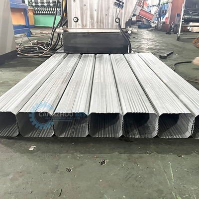 Farbstahlquadratrohr-Formschneidemaschine mit Ellblow-Maschine