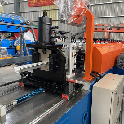 Stamm- und Gleis-Rollformmaschine PLC-Steuerung Fliegende Säge Schneidart