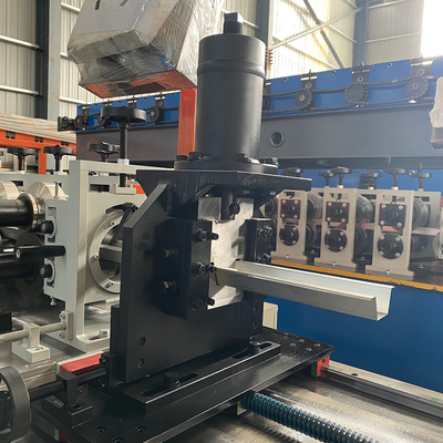 Stamm- und Gleis-Rollformmaschine PLC-Steuerung Fliegende Säge Schneidart