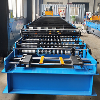 Hydraulisches Schneiden 5,5 kW Verzinktes Stahldoppelschicht-Dachplattenprofil Rollformmaschine