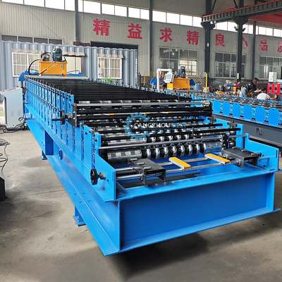 Hydraulisches Schneiden 5,5 kW Verzinktes Stahldoppelschicht-Dachplattenprofil Rollformmaschine