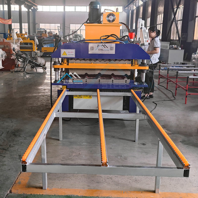Doppelschicht Stahldachrollenformmaschine mit 5,5 KW Leistung und 15-16 Stationen
