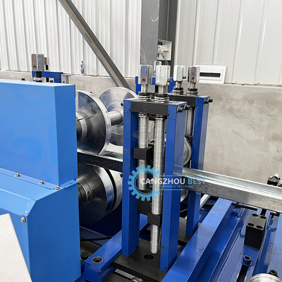 Plc-Steuerung C Z U Purlin Rollenformmaschine Hydraulisches Streichen und Schneiden