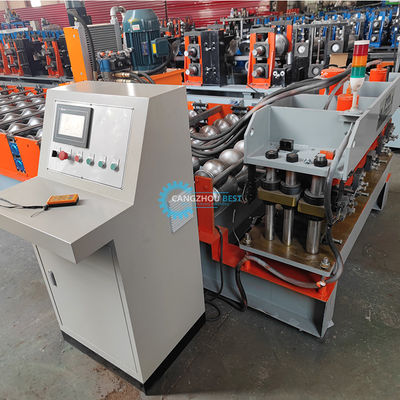 Maschine zum Rollenformen von Dachfliesen