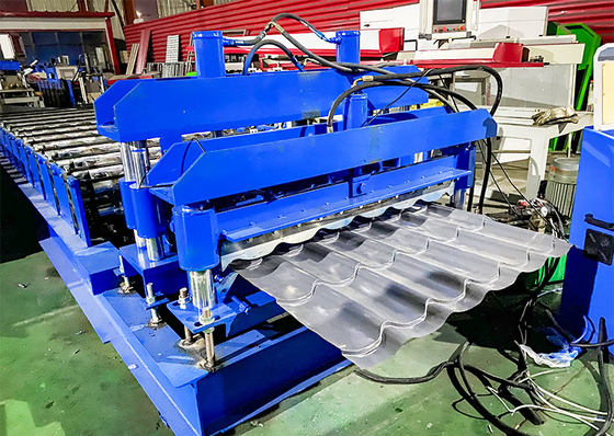 Galvanisierte Stahl Hydraulisches Schneiden Dachplatten Glasfliesen Rollenformmaschine Kalt