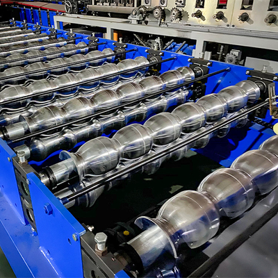 Galvanisierte Stahl Hydraulisches Schneiden Dachplatten Glasfliesen Rollenformmaschine Kalt
