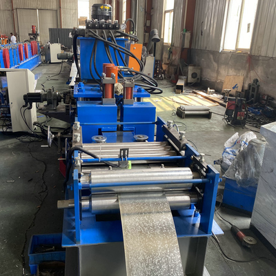0.8-1.2 mm Selbstverschlussmaschine mit Doppelkopf Türrahmen Rollenformmaschine