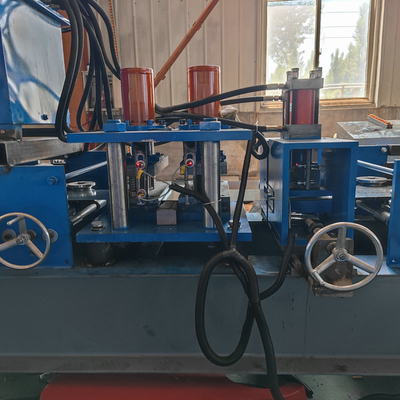 0.8-1.2 mm Selbstverschlussmaschine mit Doppelkopf Türrahmen Rollenformmaschine