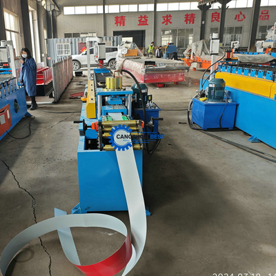 PLC-gesteuerte Perforierten Gartenzaun Rollformmaschine mit anpassbarem Design