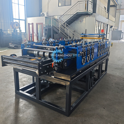 Farbe Stahl automatische Größenänderung Tragbare Stehende Naht Dachblech Rollenformmaschine