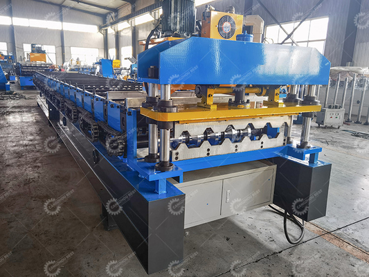 Anpassungsfähige Dachblech-Rollformmaschine 8-15m/Min Geschwindigkeit Hydraulisches Schneiden jeglicher Länge Schneiden für Unternehmen