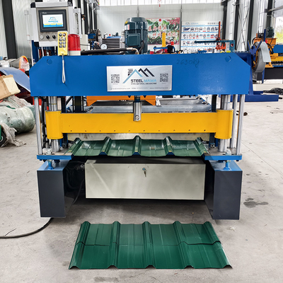 Dauerhafte 45# Stahlwalzen Metalldachformmaschine mit 3Kw Hydraulikstation Leistung und 5.5Kw Hauptmotor Leistung