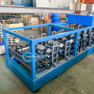 Hydraulisch abgeschnittenes galvanisiertes Stahlprofil Portable Kr18 Standing Seam Roof Roll Forming Machine