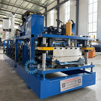 Customzied Portable Kr18 Standing Seam Roof Sheet Roll Forming Machine mit automatischem Nähgerät