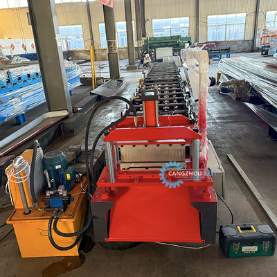 PLC-Steuerung Hochgeschwindigkeitsstahlwandplatte Soffit-Platte Rollenformmaschine
