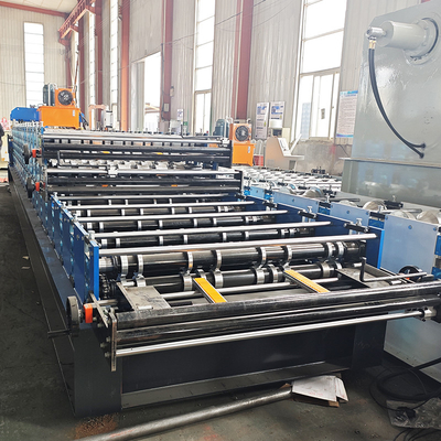Farbstahlprofil-Dachblech-Rollformmaschine Drei-Schicht-Dreifach-Designs