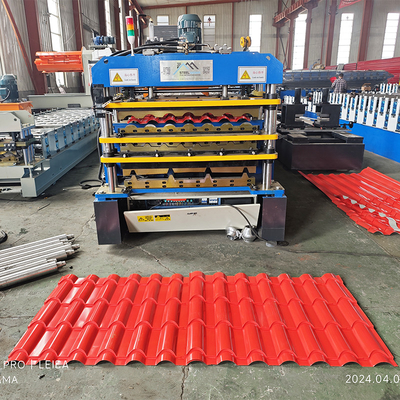 Farbstahlprofil-Dachblech-Rollformmaschine Drei-Schicht-Dreifach-Designs