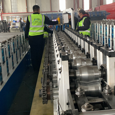 Hydraulische Schneidmaschine mit Rollerläden, Türschleifer, Stahlrollenformmaschine PLC