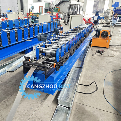Aufrechtes System Klammer C-Kanal Rollenformmaschine angepasst