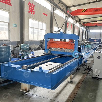 Maschine zur Verformung von Stahlprofilen mit Servomotor
