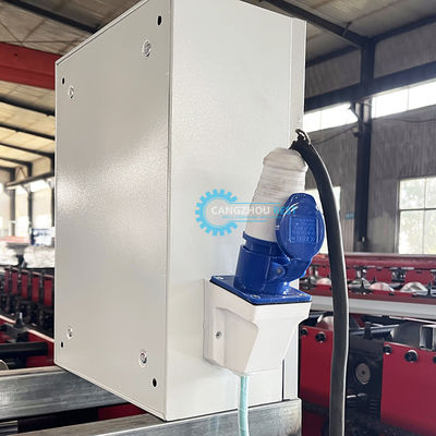 Amerika beliebt mit vollautomatischer und hocheffizienter 400-mm-Ridgekappen-Rollformmaschine