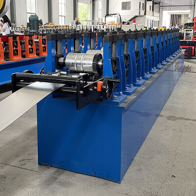 Stahlverzinkte C-Purlin-Rohrkanal-Kaltrollenformmaschine