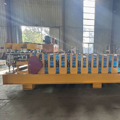 PPGI & GI Stahl drei Schicht-Dachblätter Rollen Formierung Maschine Produktionslinie